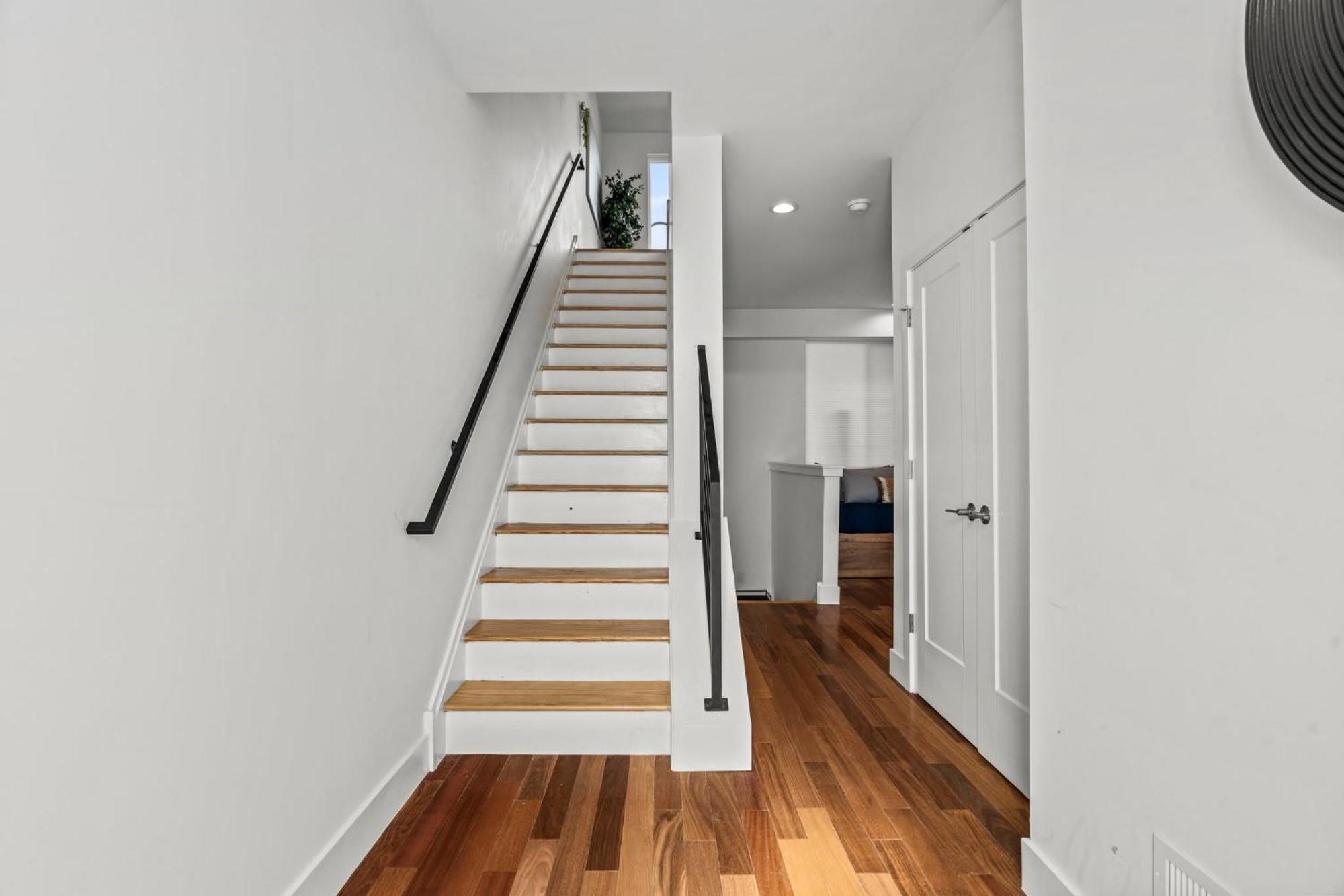 Luxury Townhome 2 Car Garage And Decks 2 Billiards Holiday home Philadelphia