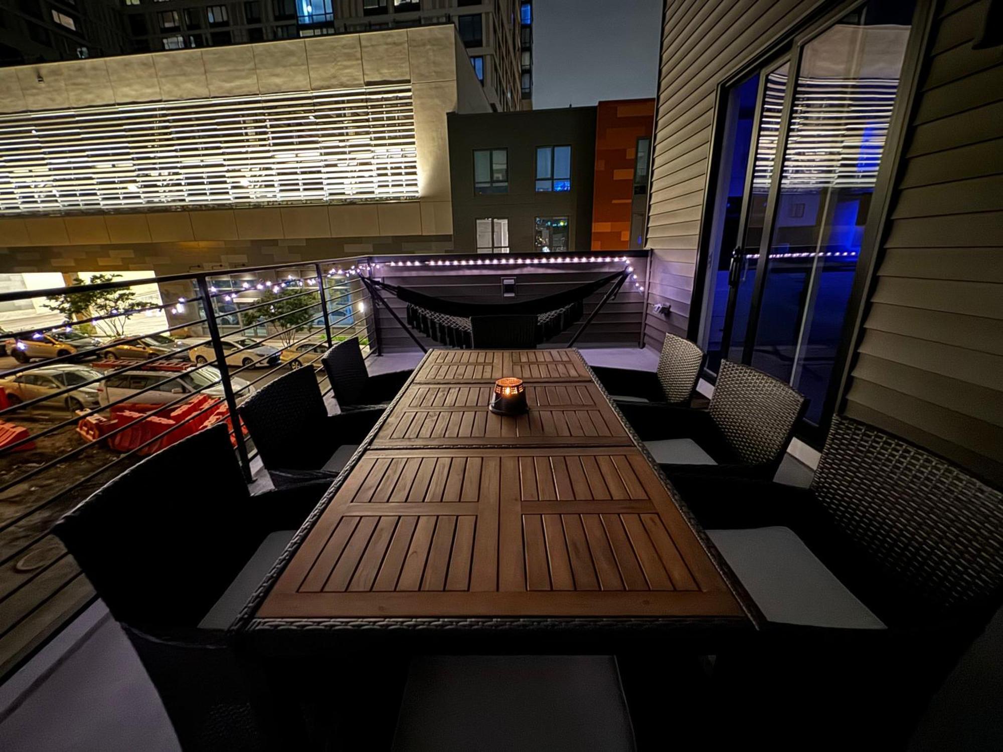Luxury Townhome 2 Car Garage And Decks 2 Billiards Holiday home *